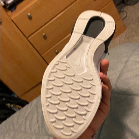 White nikes - Picture 3 of 5